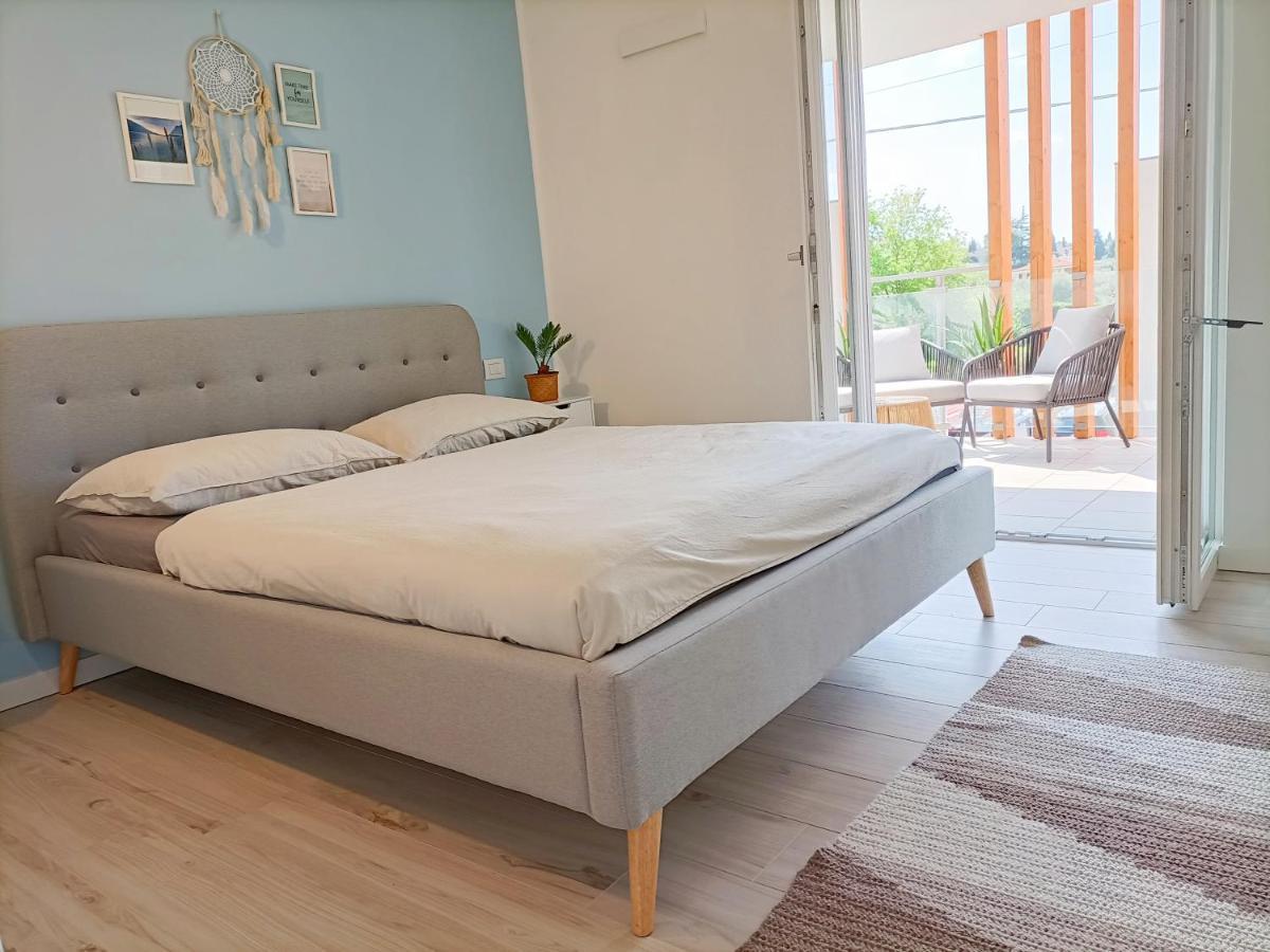 Lake Dream Apartment With Pool In Бардолино Екстериор снимка