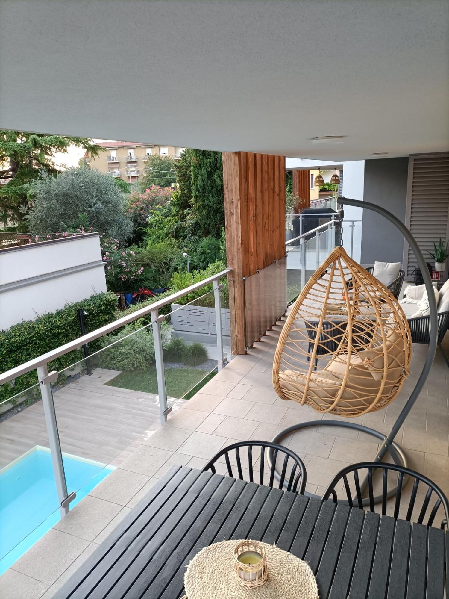 Lake Dream Apartment With Pool In Бардолино Екстериор снимка
